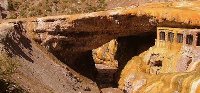 MENDOZA - Bodegas y Montañas